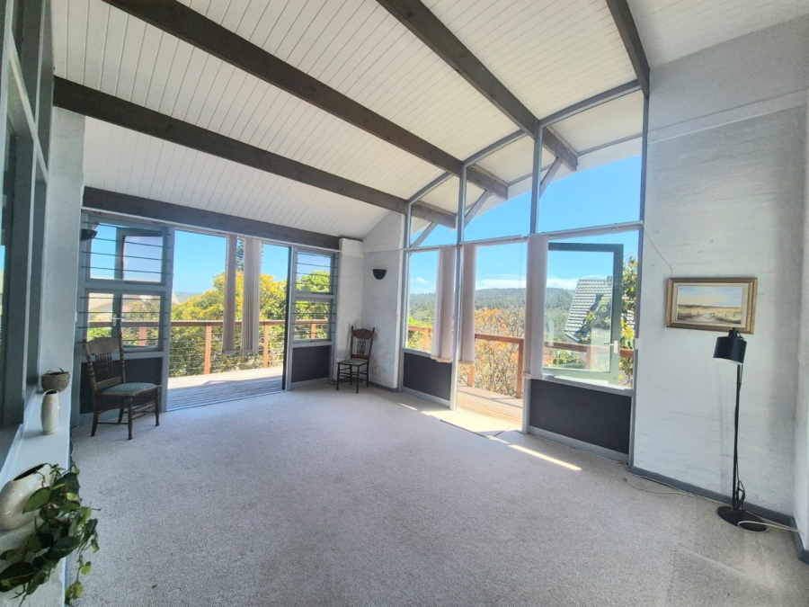 5 Bedroom Property for Sale in Herolds Bay Western Cape